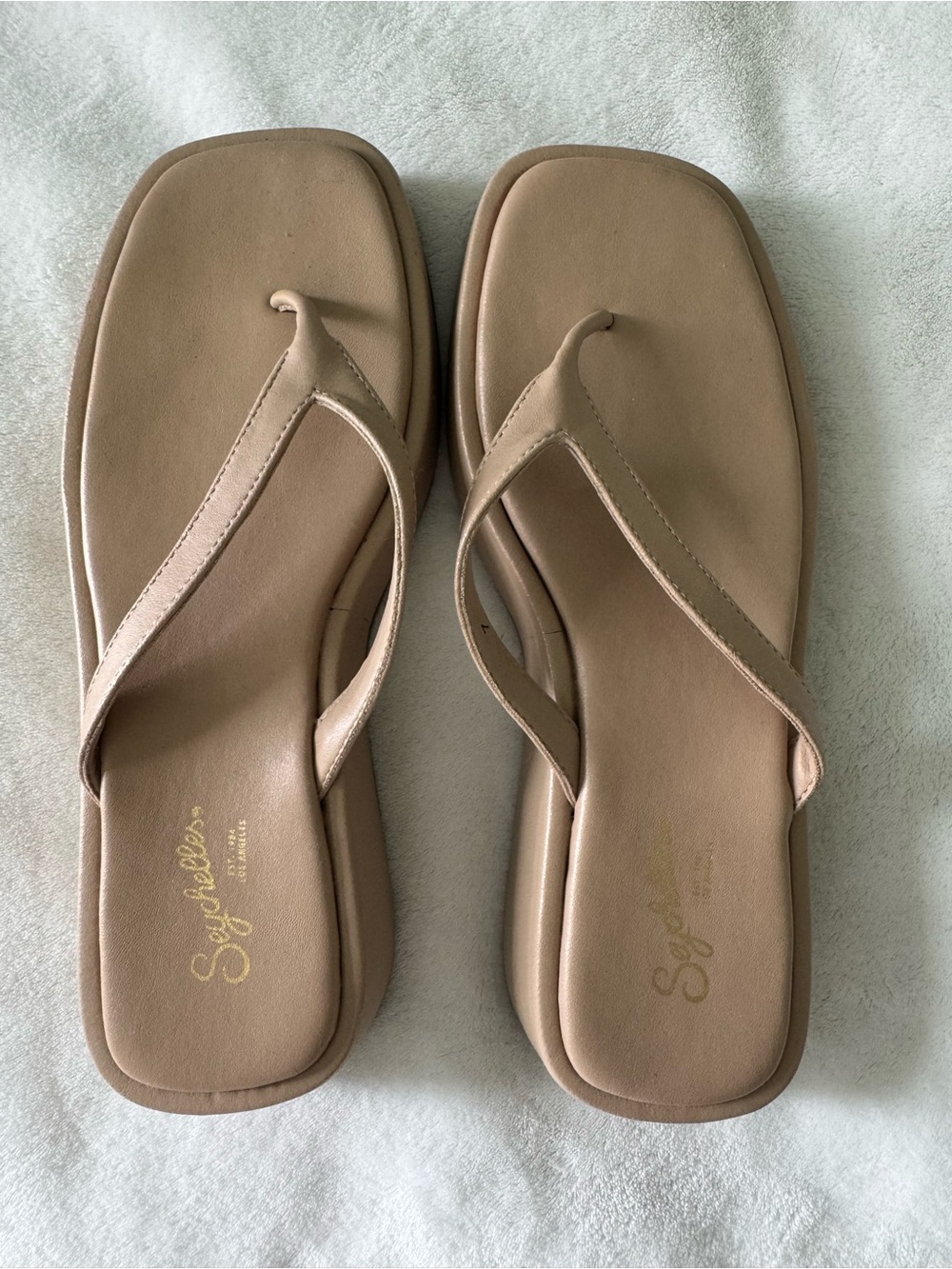 Seychelles Women's Tan Square-Toe Thong Sandals